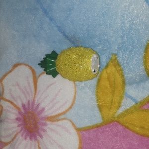 Pinaple color changing light